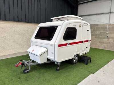 Freedom Microlite Discovery LE. ( 2 berth)