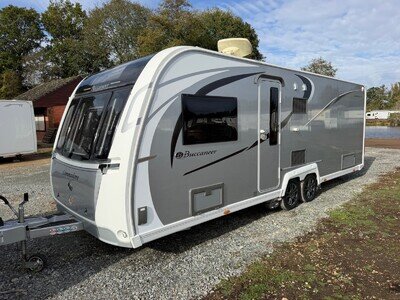 2017 Buccaneer Commodore 4 Berth Twin Axle Fixed Island Bed Touring Caravan 8FT