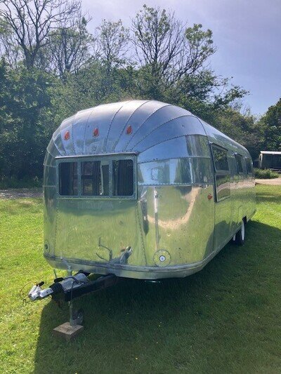 Stunning 1956 Airstream Overlander Travel Trailer / Vintage Caravan - 26ft Long