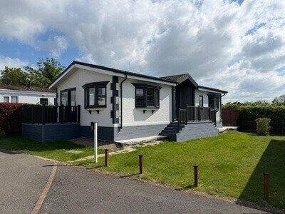 44 Hazlewood Greenacres in Cirencester - Lodge / Caravan