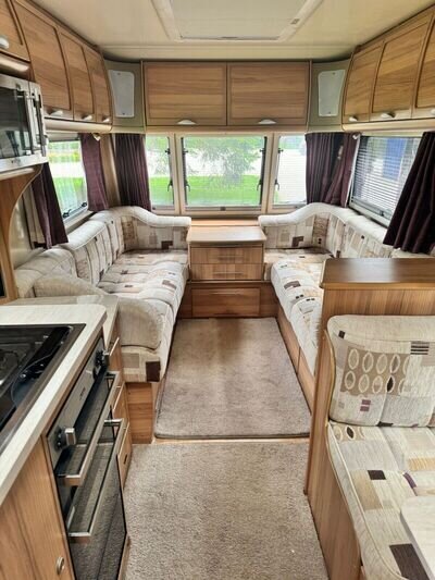 2011 BAILEY UNICORN MADRID CARAVAN WITH MOTOR MOVER WITH PAPERWORK & ACCESSORIES 2011 BAILEY UNICORN MADRID CARAVAN WITH MOTOR MOVER WITH PAPERWORK & ACCESSORIES