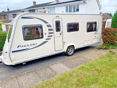 FIXED BED 2010 BAILEY PEAGEANT 7 BURGUNDY WITH MOTORMOVER FIXED BED 2010 BAILEY PEAGEANT 7 BURGUNDY WITH MOTORMOVER
