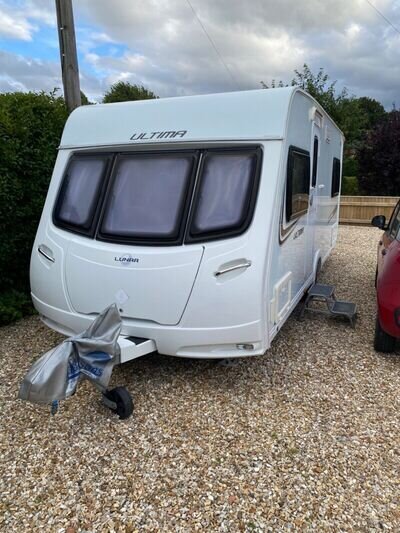 2013 Lunar Ultima 534, Fixed double bed, 4 berth Tourer with Motor Mover. 2013 Lunar Ultima 534, Fixed double bed, 4 berth Tourer with Motor Mover.