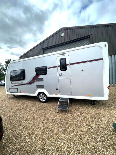 SWIFT CONQUEROR 530 - 2013 - IMMACULATE 4 BERTH SINGLE AXLE SWIFT CONQUEROR 530 - 2013 - IMMACULATE 4 BERTH SINGLE AXLE