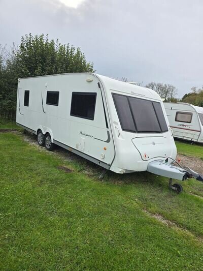 2011 Buccaneer Caravel Fixed Island Bed 2011 Buccaneer Caravel Fixed Island Bed