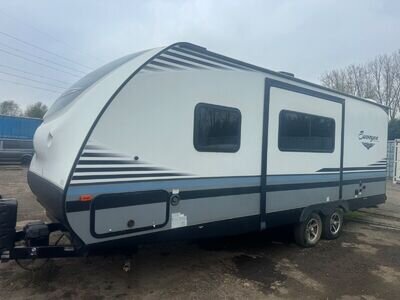 AMERICAN CARAVAN SLIDEOUT SURVEYOR 243 RB 7m SURVEYOR AMERICAN CARAVAN SLIDEOUT SURVEYOR 243 RB 7m SURVEYOR