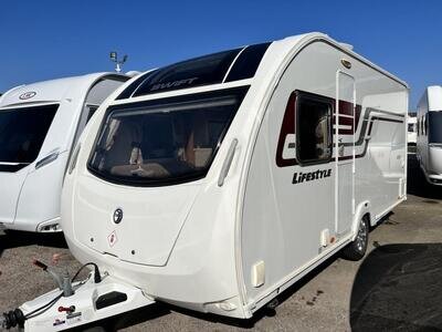 2014 SWIFT LIFESTYLE 4FB 4 Berth Awning 2014 SWIFT LIFESTYLE 4FB 4 Berth Awning