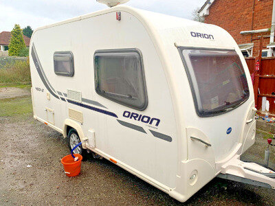 BAILEY ORION 400/2 LIGHTWEIGHT 2 BERTH CARAVAN 2012 END BATHROOM MOTORMOVER BAILEY ORION 400/2 LIGHTWEIGHT 2 BERTH CARAVAN 2012 END BATHROOM MOTORMOVER