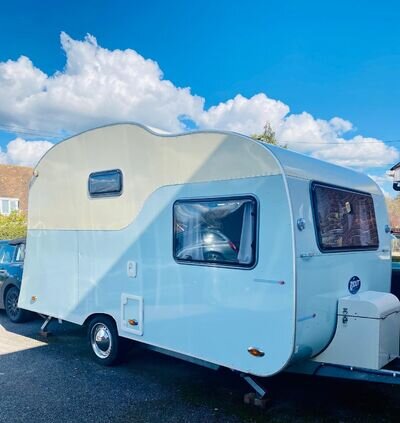 Vintage Rocket Caravan Vintage Rocket Caravan