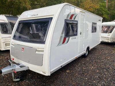 LUNAR VENAS 540 - 2015 - FIXED BED - 4 BERTH - MOVER & AWNING LUNAR VENAS 540 - 2015 - FIXED BED - 4 BERTH - MOVER & AWNING