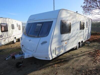 Lunar Quasar FB Twin Axle Fixed Bunks 6 Berth Lunar Quasar FB Twin Axle Fixed Bunks 6 Berth