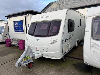 Lunar Clubman 475-2CK 2 Berth Rear Bathroom Lunar Clubman 475-2CK 2 Berth Rear Bathroom
