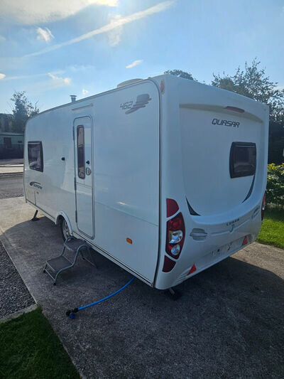 LUNAR QUASAR 462 2011 2 BERTH CARAVAN LUNAR QUASAR 462 2011 2 BERTH CARAVAN