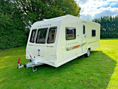 BAILEY UNICORN VALENCIA, 2011, TOURING CARAVAN, FIXED BED, END WASH ROOM CRIS BAILEY UNICORN VALENCIA, 2011, TOURING CARAVAN, FIXED BED, END WASH ROOM CRIS