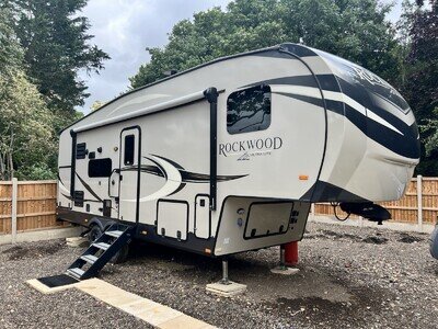 Caravan American Fifth Wheel Travel Trailer In Good Condition