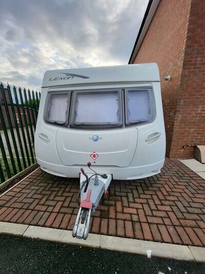 Lunar lexon SE 4 berth fixed bed caravan Lunar lexon SE 4 berth fixed bed caravan