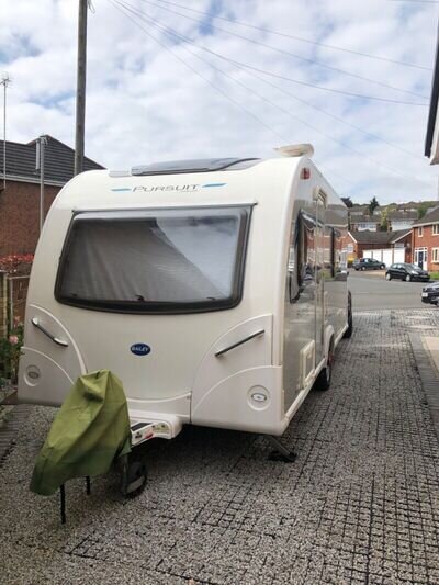 Bailey Pursuit 430/4 Fixed Bed Caravan with Motor Mover Bailey Pursuit 430/4 Fixed Bed Caravan with Motor Mover