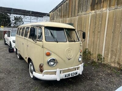 VW T2 Split Screen Bus VW T2 Split Screen Bus